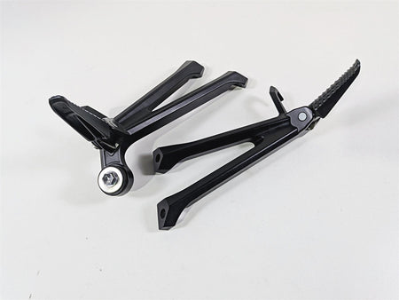 2024 Suzuki GSXR600 Passenger Footpeg Foot Peg Rest Set 43600-14J30 43700-14J30 {{ shop.shopifyCountryName }} - Mototech271