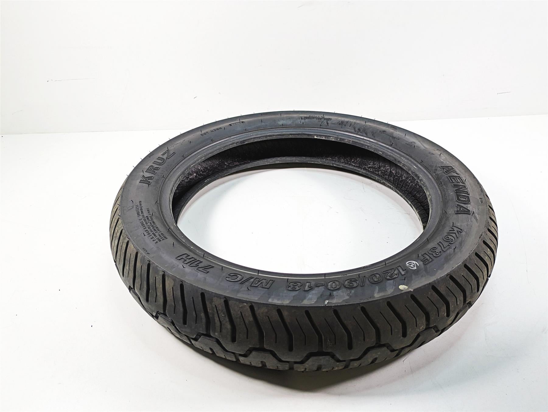 Used Motorcycle Front Tire Kenda Kruz K673F 120/90-18 DOT2922 106A2018 {{ shop.shopifyCountryName }} - Mototech271