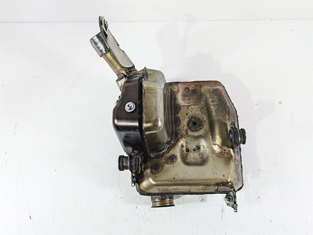 2020 Triumph Daytona 765 Moto2 Exhaust Chamber Center Silencer T2206765 {{ shop.shopifyCountryName }} - Mototech271