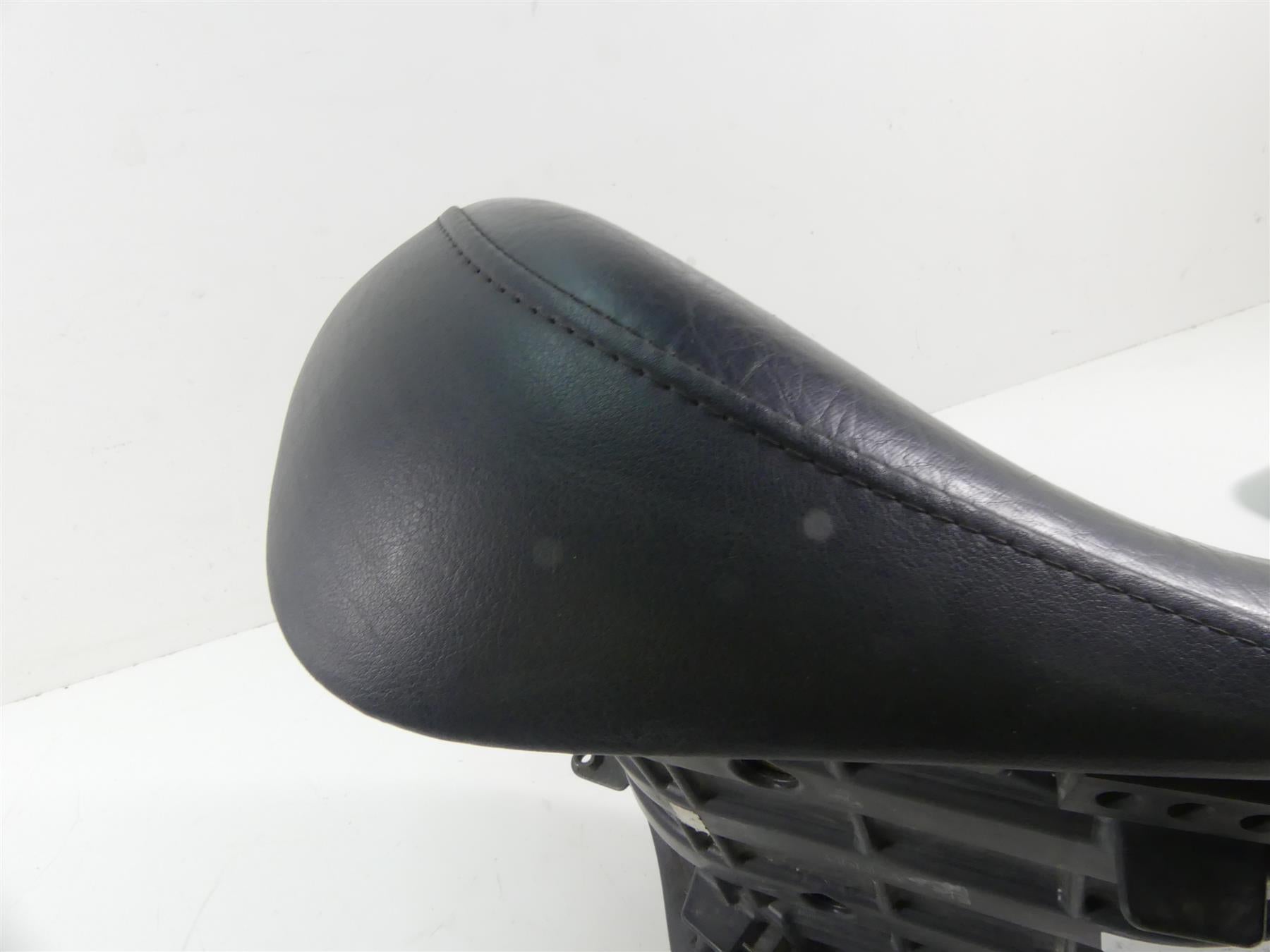 2009 Honda VTX1300 Touring Front Driver Saddle Seat 77200-MEA-670 {{ shop.shopifyCountryName }} - Mototech271