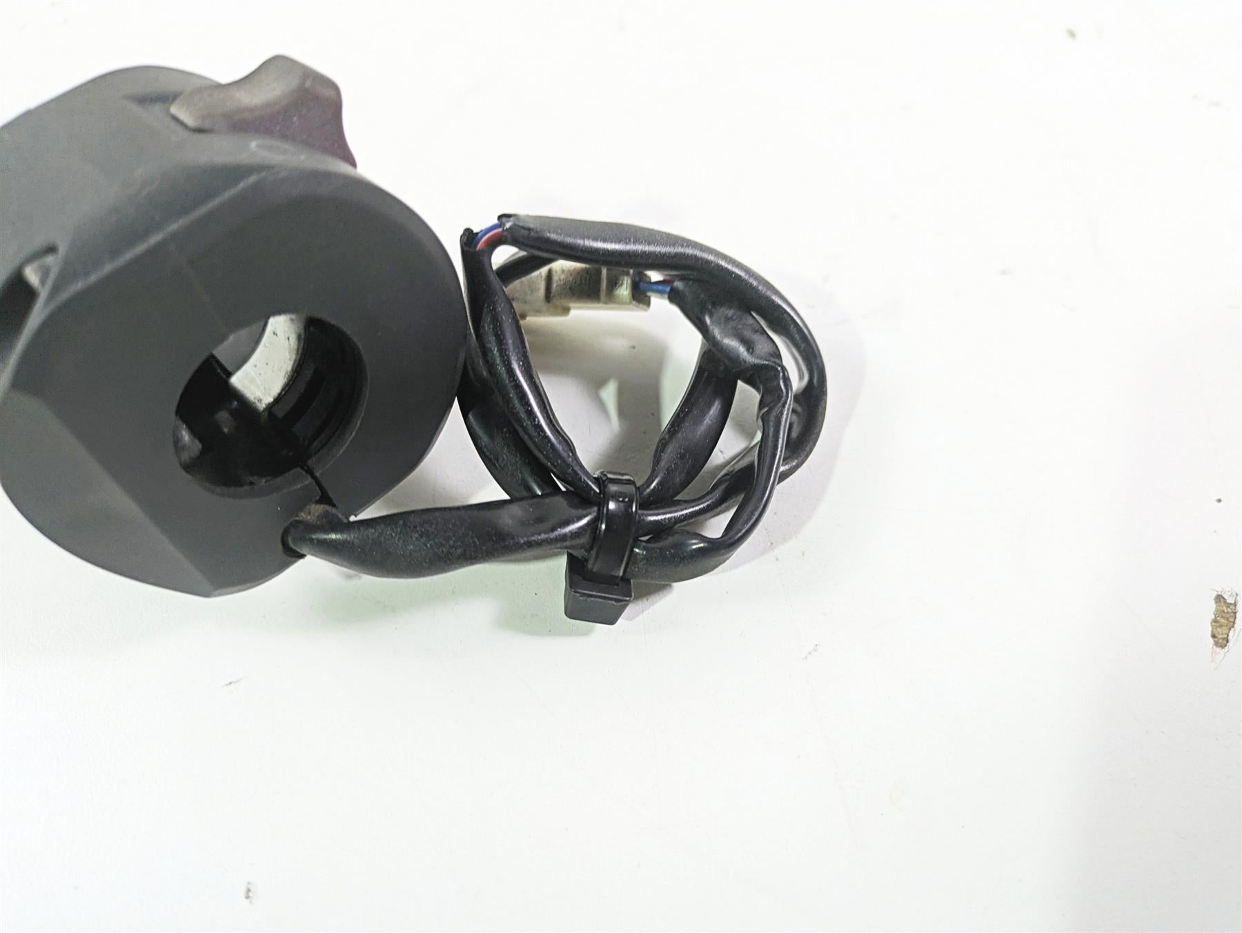 2012 Ducati Streetfighter 848 Right Hand Start Kill Control Switch 65010092I {{ shop.shopifyCountryName }} - Mototech271
