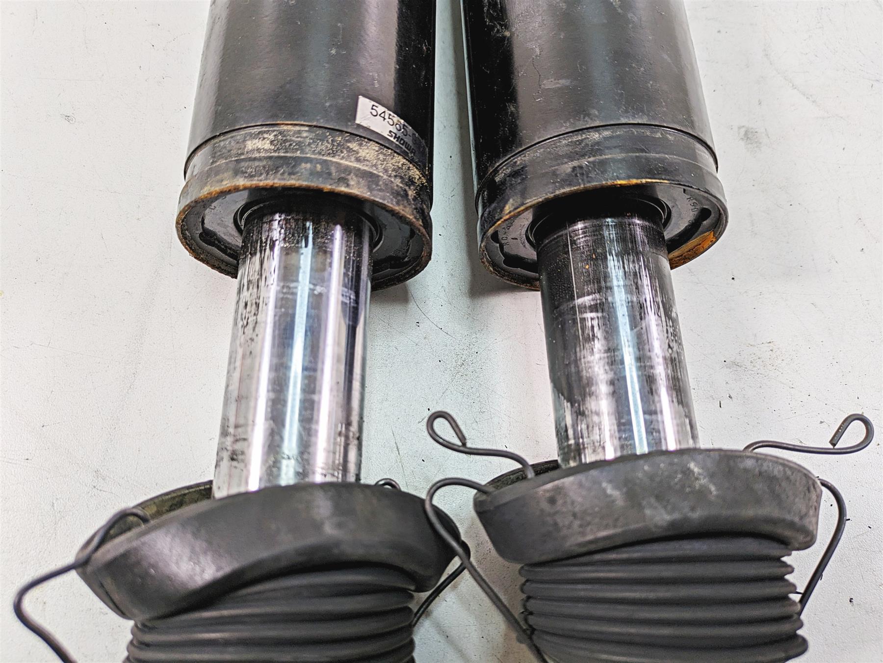1999 Harley Touring FLHTC Electra Glide Rear 13" Shocks Dampers -Read 54565-97A {{ shop.shopifyCountryName }} - Mototech271