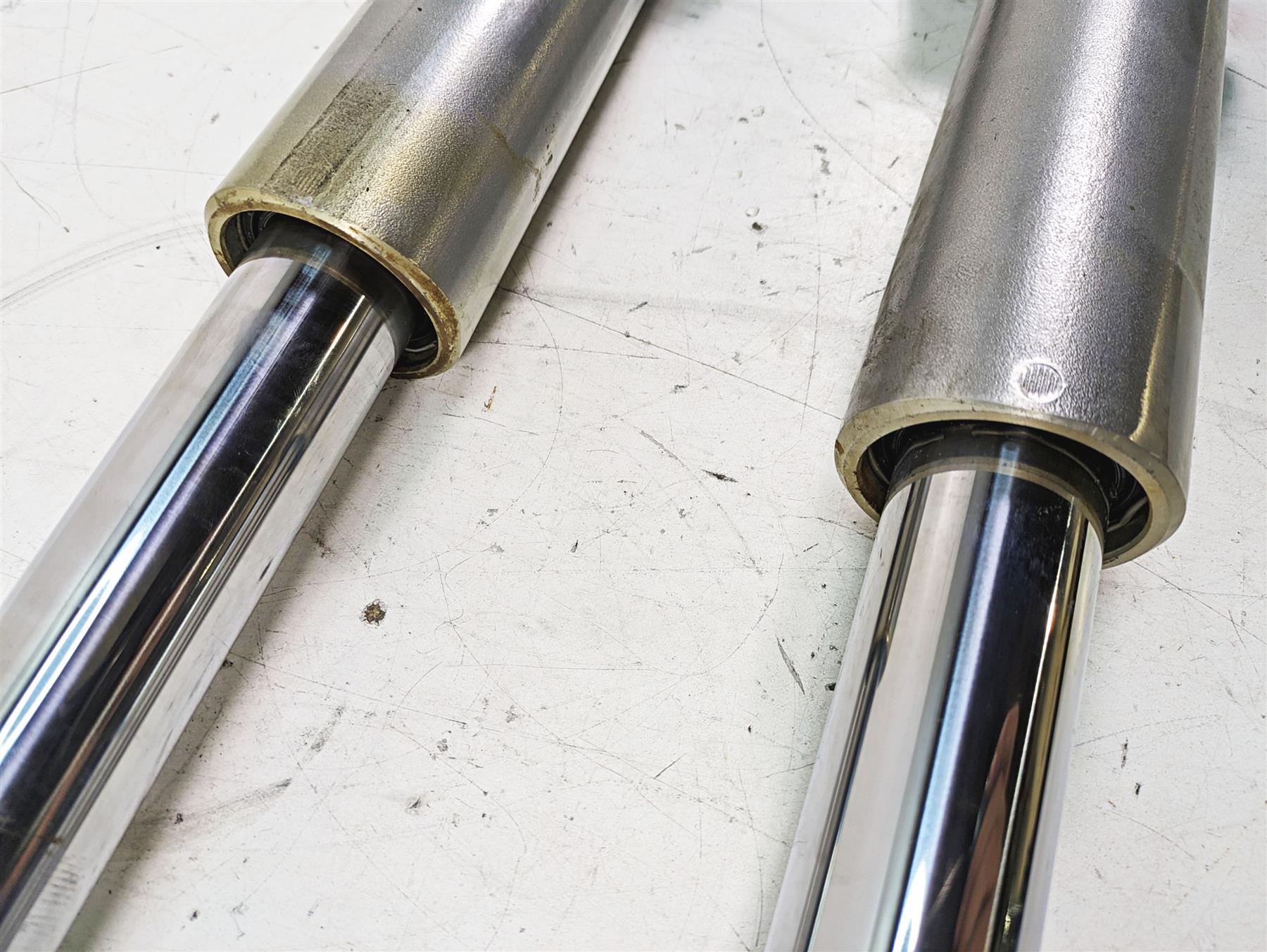 2008 Harley FLHTCU Electra Glide Front Dual Disc Fork Leg Set - Read 46497-02A {{ shop.shopifyCountryName }} - Mototech271