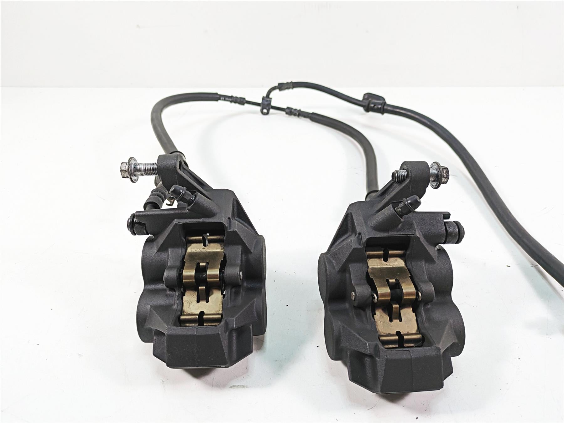 2009 Yamaha XV1900 Raider Front Brake Calipers 1D7-2580T-10-00 1D7-2580U-10-00 {{ shop.shopifyCountryName }} - Mototech271