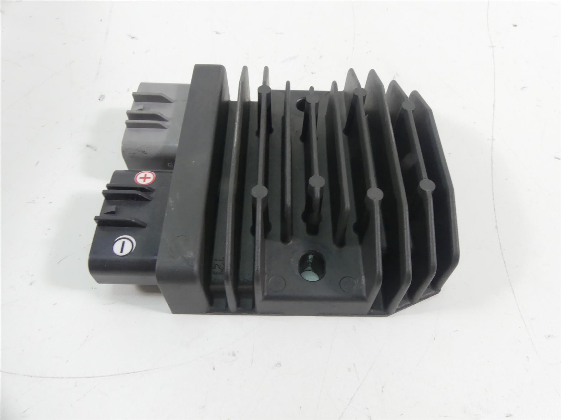 2013 Ducati Streetfighter 848 Rectifier Voltage Regulator 54040191A FH020AA {{ shop.shopifyCountryName }} - Mototech271