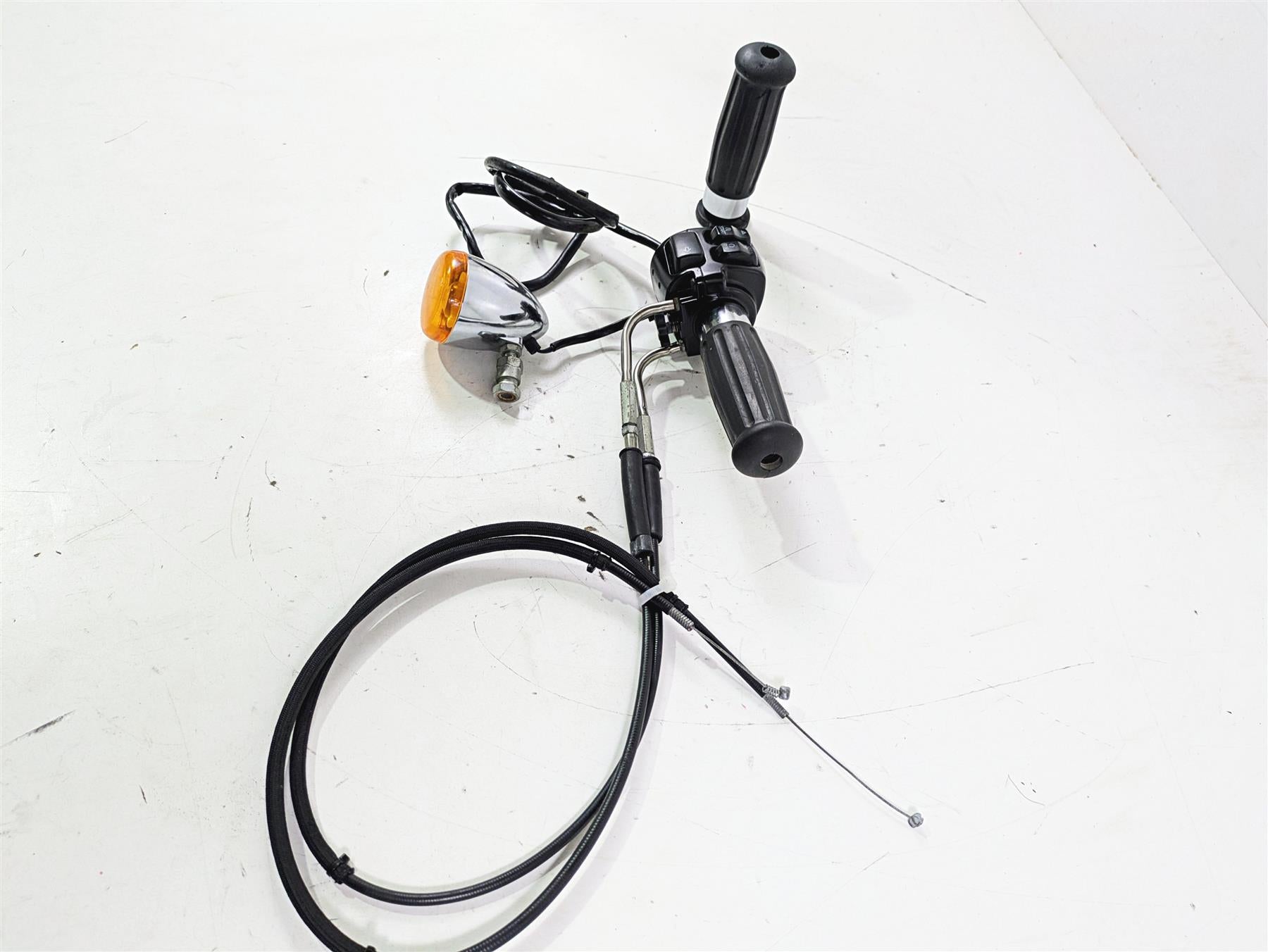2015 Harley FXDL Dyna Low Rider Right Hand Control Switch 72944-12 {{ shop.shopifyCountryName }} - Mototech271