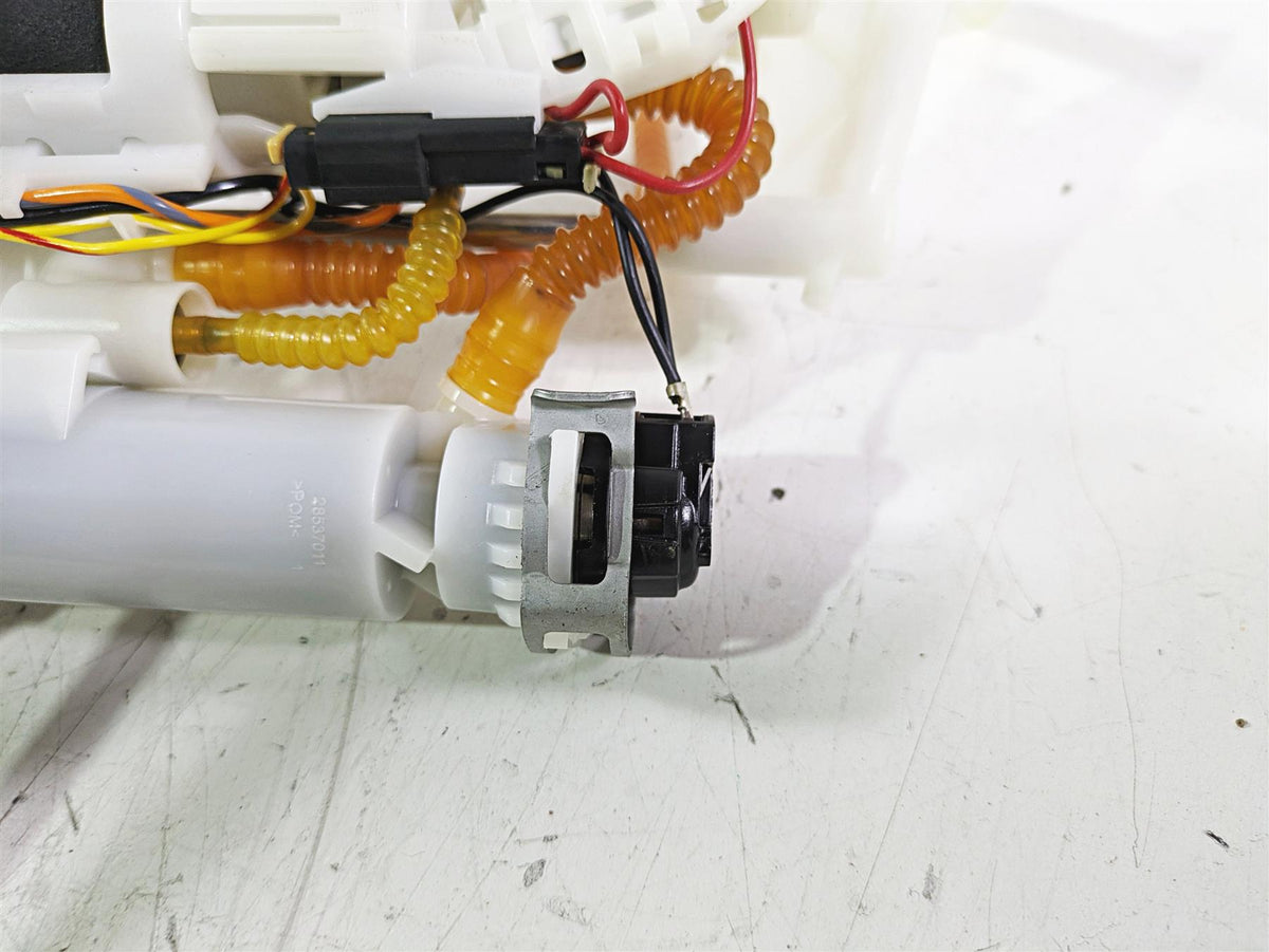 2021 Harley Softail FLSL Slim Fuel Gas Petrol Pump -Tested 61200042 {{ shop.shopifyCountryName }} - Mototech271