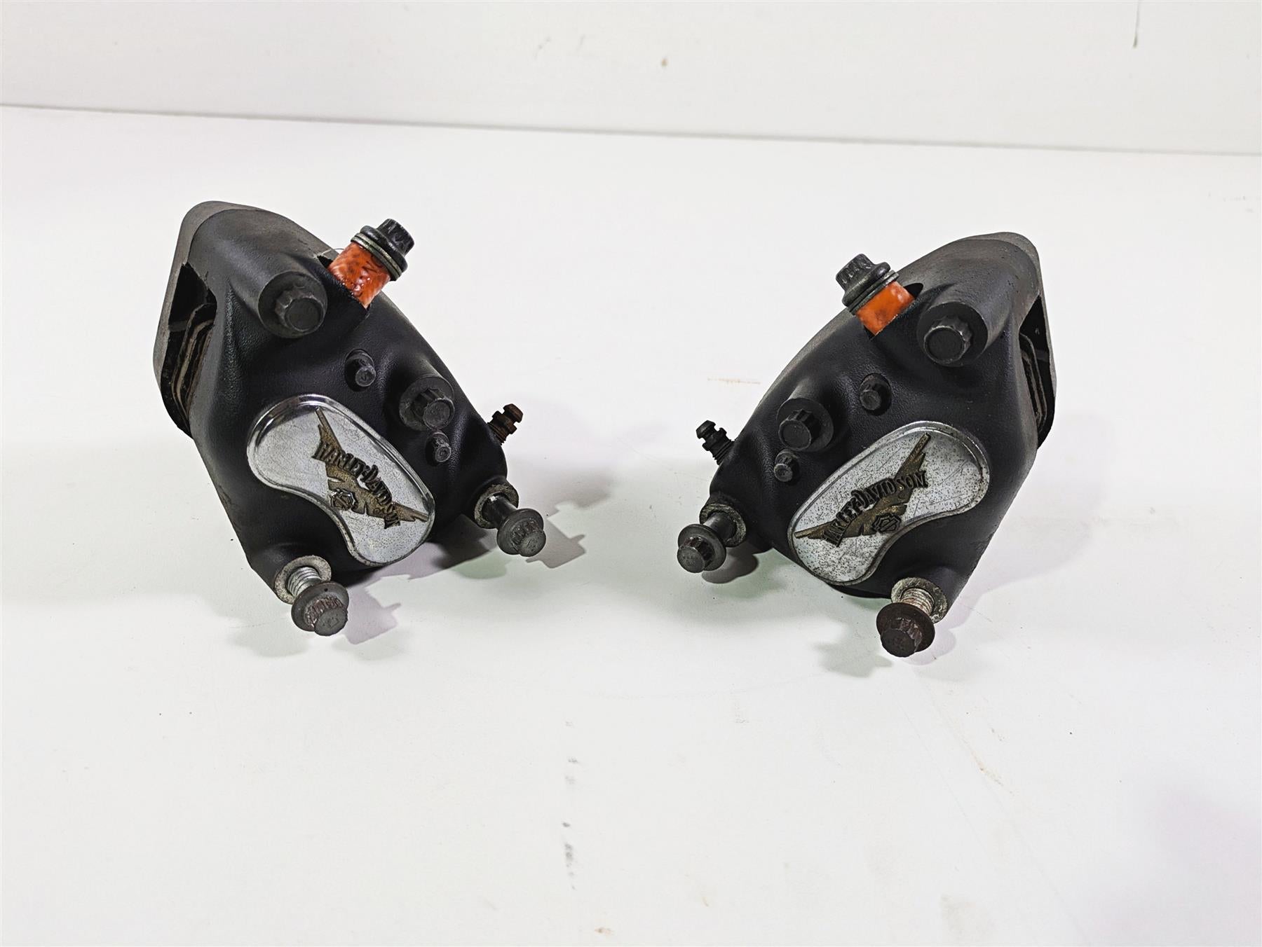 2005 Harley Touring FLHRI Road King Front Brake Caliper Set 44023-00C 44046-00D {{ shop.shopifyCountryName }} - Mototech271