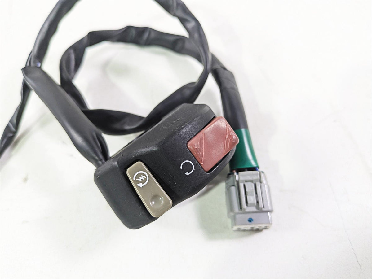 2020 Kawasaki ZX6R Ninja Right Hand Start Stop Kill Control Switch 46091-0421 {{ shop.shopifyCountryName }} - Mototech271