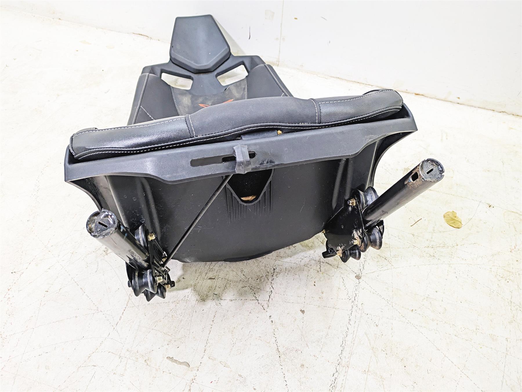 2018 Can Am Maverick X3 XRC Turbo R Driver Passenger Seat Set 708002065 {{ shop.shopifyCountryName }} - Mototech271