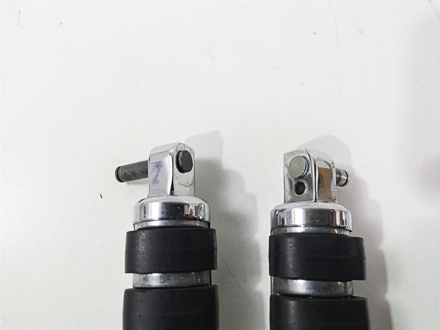2008 Suzuki M109R VZR1800 Kuryakyn Small Iso Foot Peg Footpeg Footrest Set {{ shop.shopifyCountryName }} - Mototech271