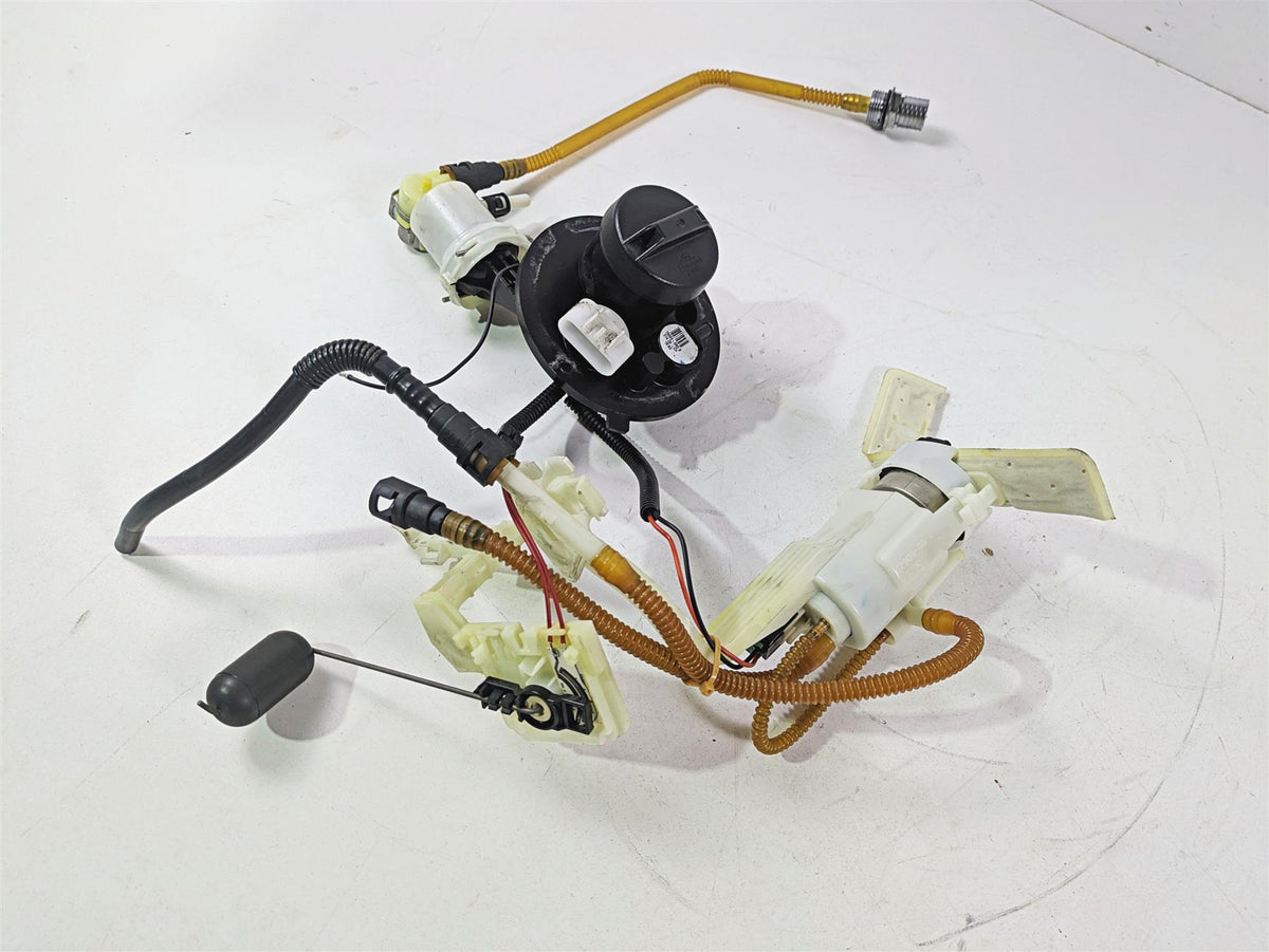 2021 Harley Touring FLTRX Road Glide Fuel Gas Petrol Pump - Read 75069-08D {{ shop.shopifyCountryName }} - Mototech271
