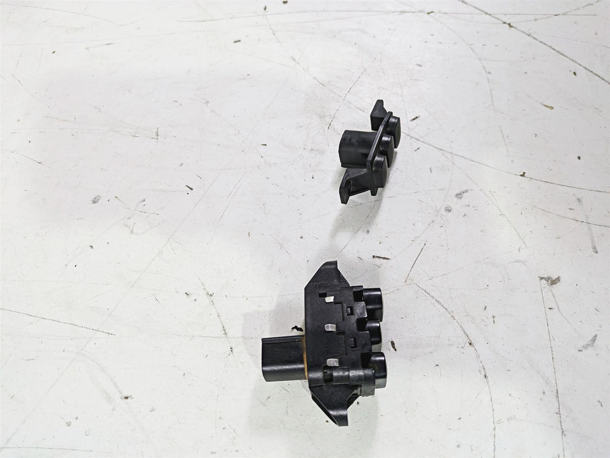 2015 Harley Touring FLHTKL E -Glide Low Auxiliary Switch Button Set 69200172 {{ shop.shopifyCountryName }} - Mototech271