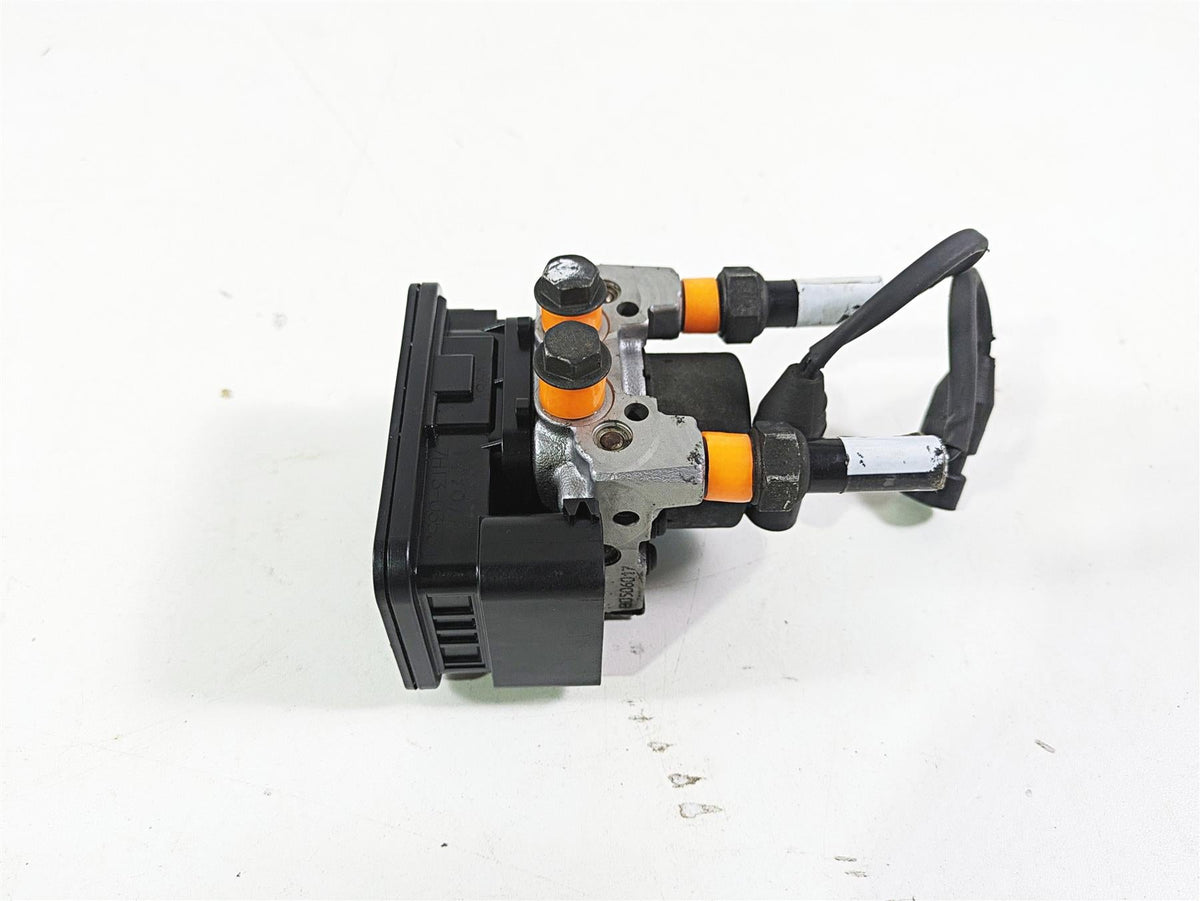 2018 Indian Chieftain Dark Horse Abs Brake Pump Module Unit 2204981 {{ shop.shopifyCountryName }} - Mototech271