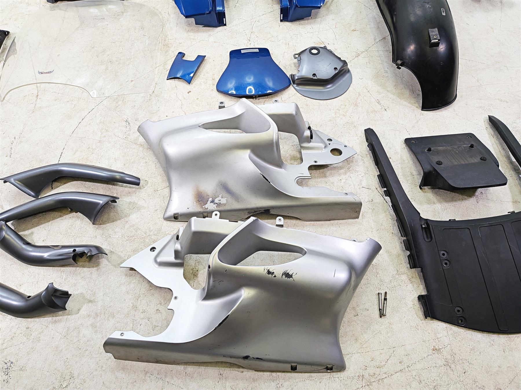 2002 BMW K1200LT 89V3 Fairing Cover Trunk Saddle Bag Speaker Set {{ shop.shopifyCountryName }} - Mototech271