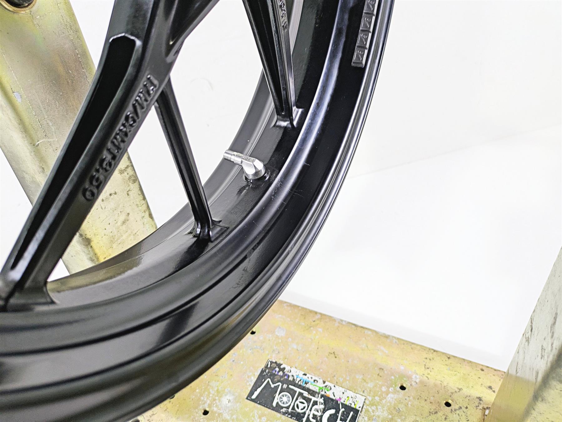 2022 Ducati Streetfighter V2 Straight Front Wheel Rim 17x3.5 50122341AA {{ shop.shopifyCountryName }} - Mototech271