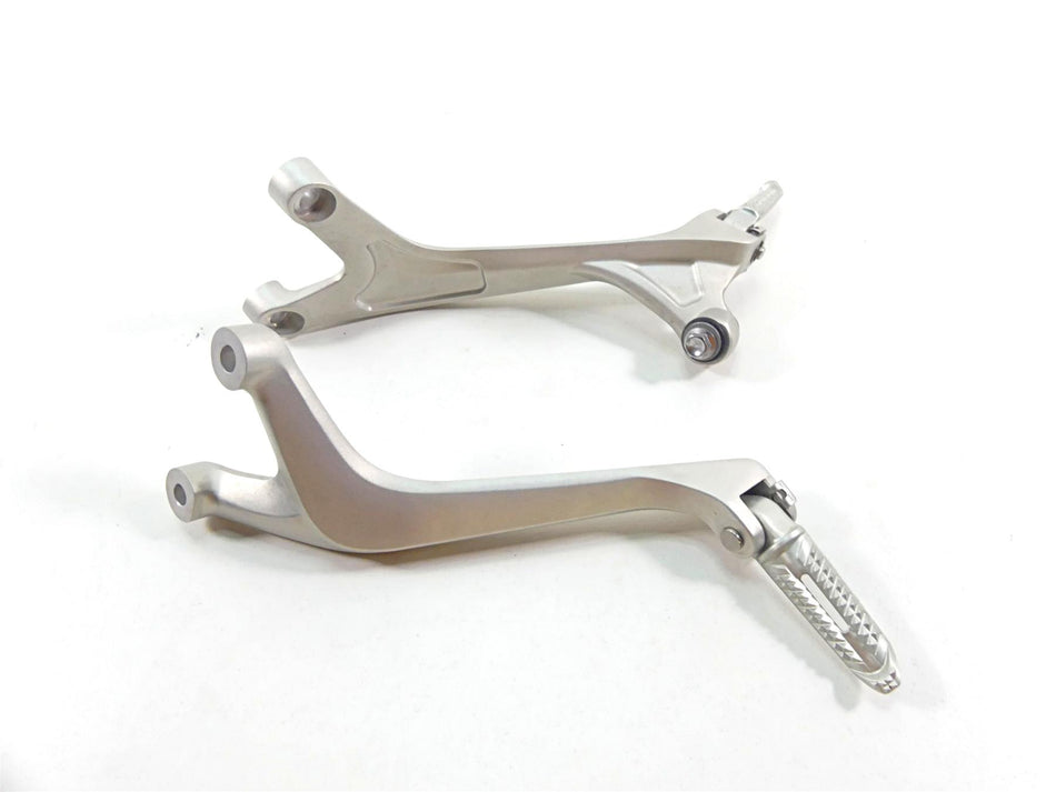 2022 Triumph Speed Triple 1200 RS Rear Passenger Footpeg Rest T2082430 T2082440 {{ shop.shopifyCountryName }} - Mototech271