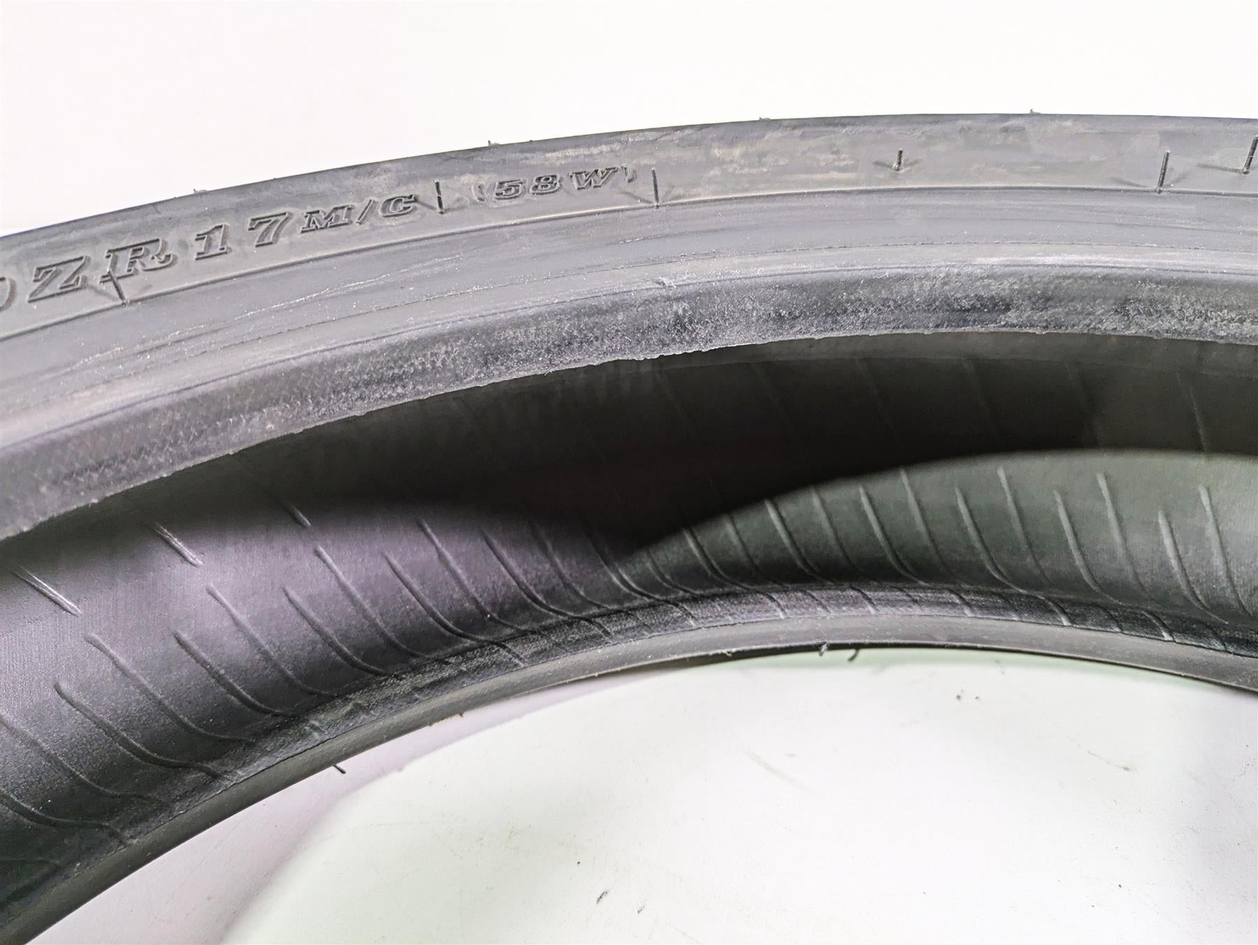 Used Front Motorcycle Tire Dunlop Sportmax Roadsmart 3 120/70R17 45227051 {{ shop.shopifyCountryName }} - Mototech271