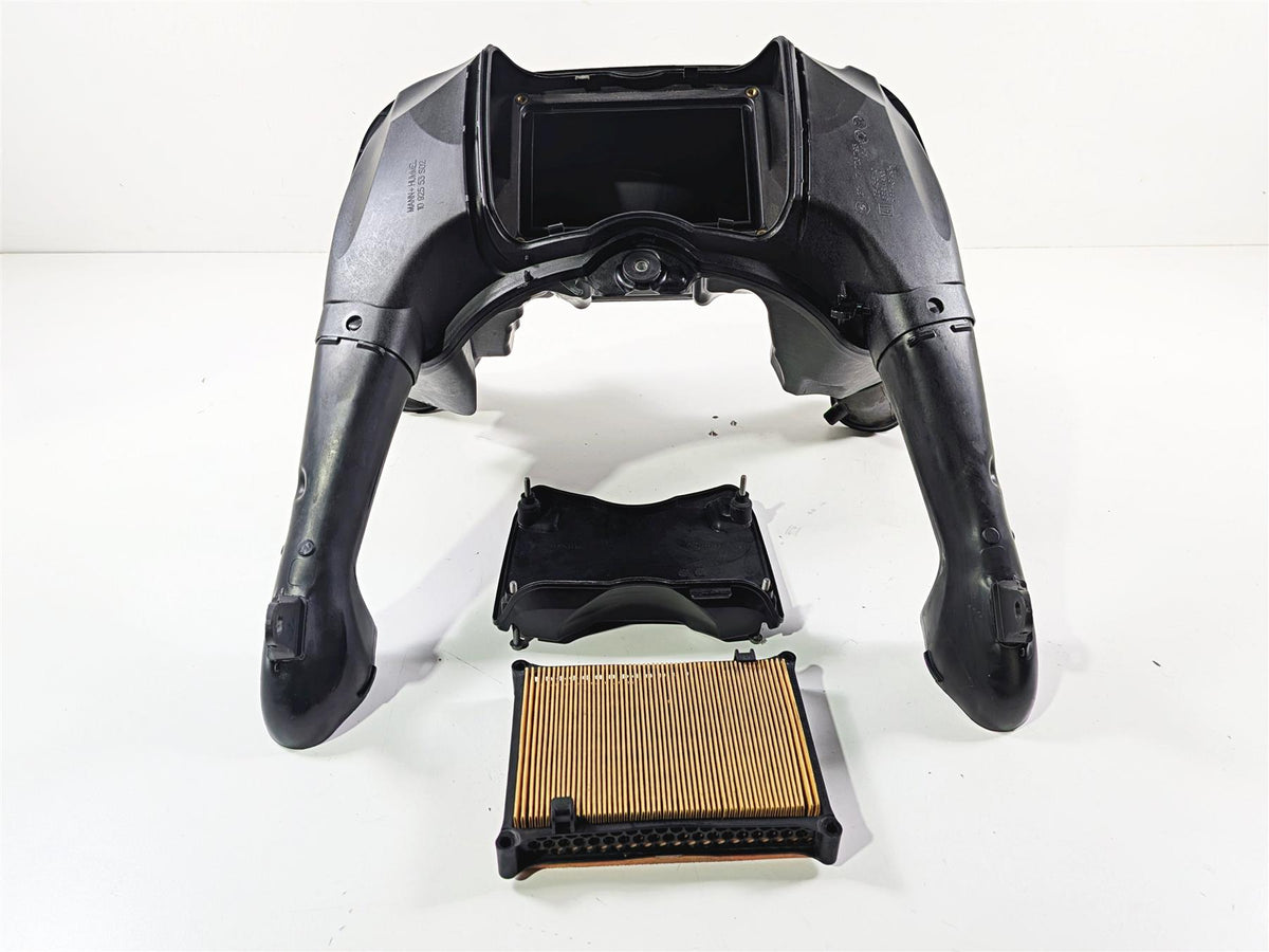 2016 BMW R1200RT RT RTW K52 Air Box Cleaner Breather Inlet Tube Duct 13717726792 {{ shop.shopifyCountryName }} - Mototech271