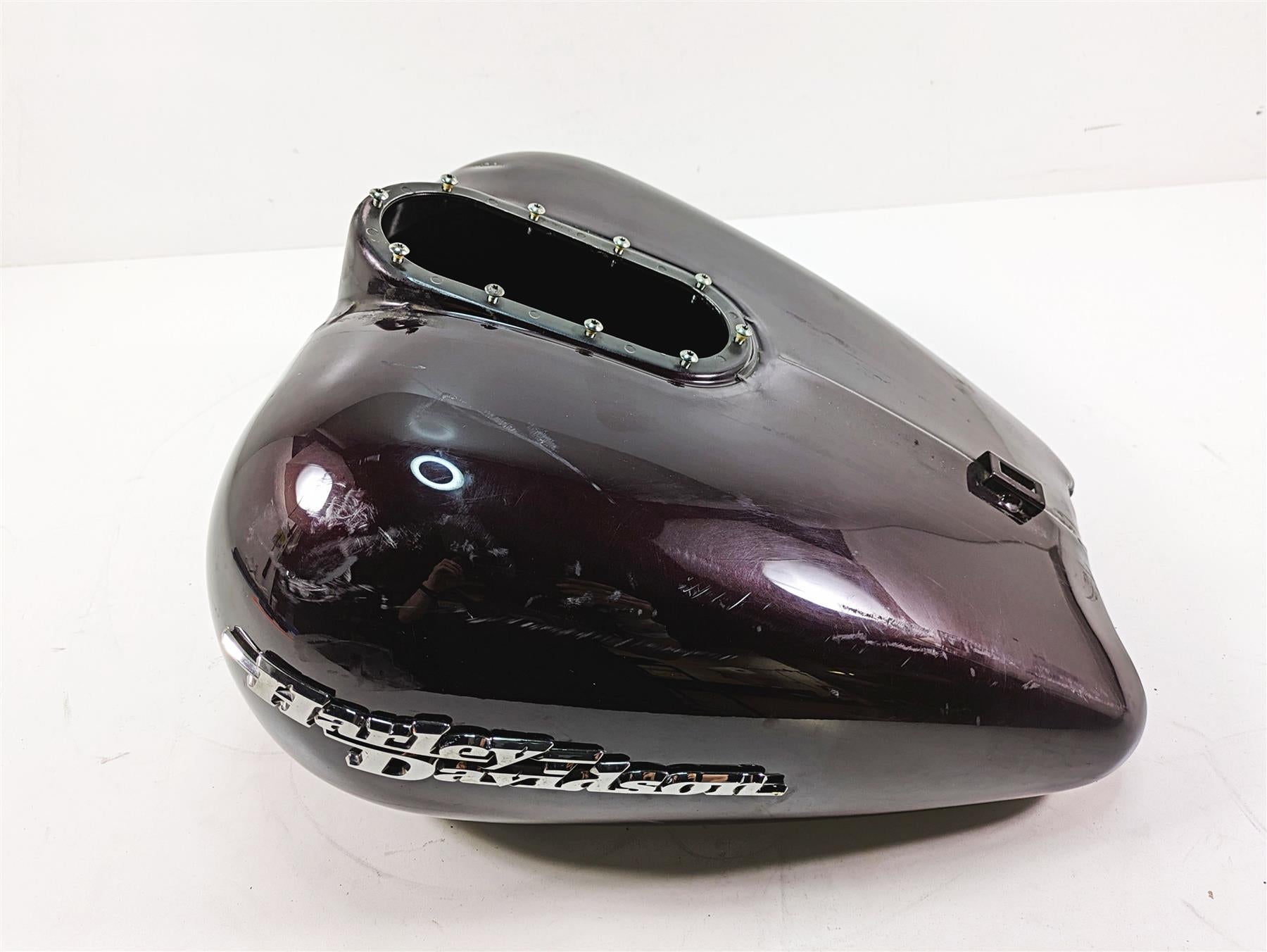 2006 Harley Touring FLHXI Street Glide Fuel Gas Tank Black Cherry -Read 61356-03 {{ shop.shopifyCountryName }} - Mototech271