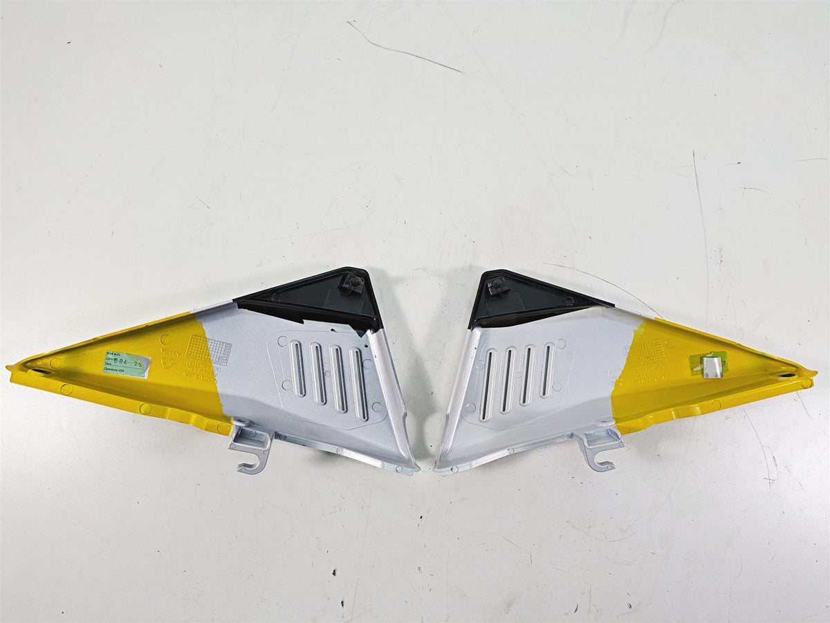 2020 Moto Guzzi V85 TT Adventure Triangle Side Cover Yellow Sahara 2H003214000Z1 {{ shop.shopifyCountryName }} - Mototech271