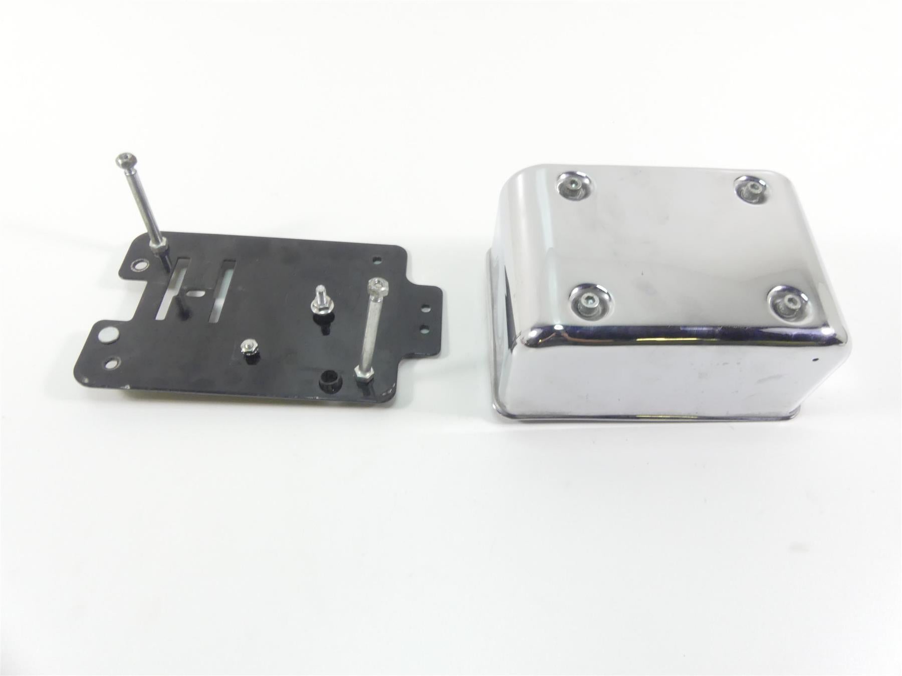 1999 Harley Dyna FXDL Low Rider Electrical Box Panel & Chrome Cover 66333-99 {{ shop.shopifyCountryName }} - Mototech271