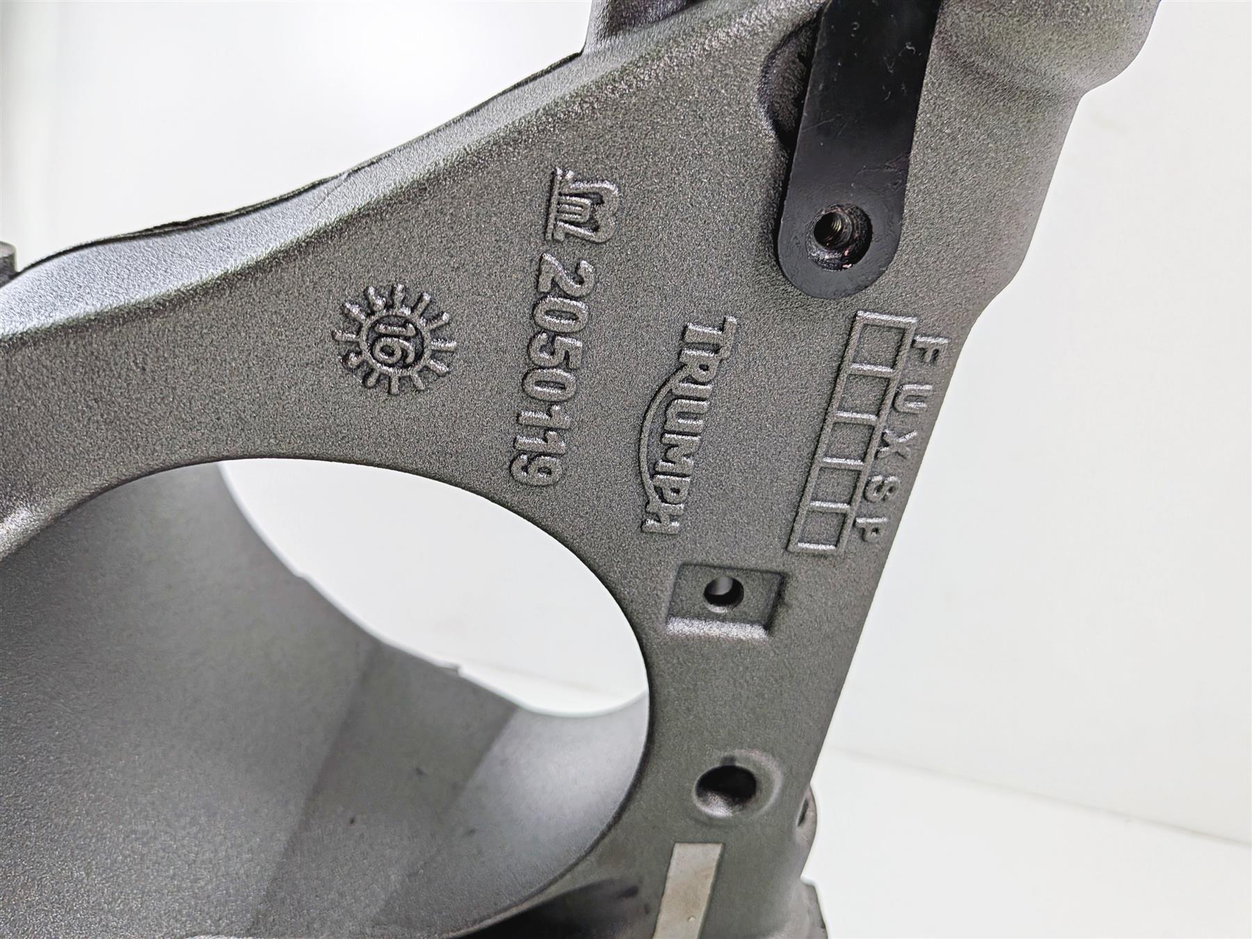 2019 Triumph Speed Triple RS 1050 Rear Swingarm & Axle Set T2059502 T2010257 {{ shop.shopifyCountryName }} - Mototech271