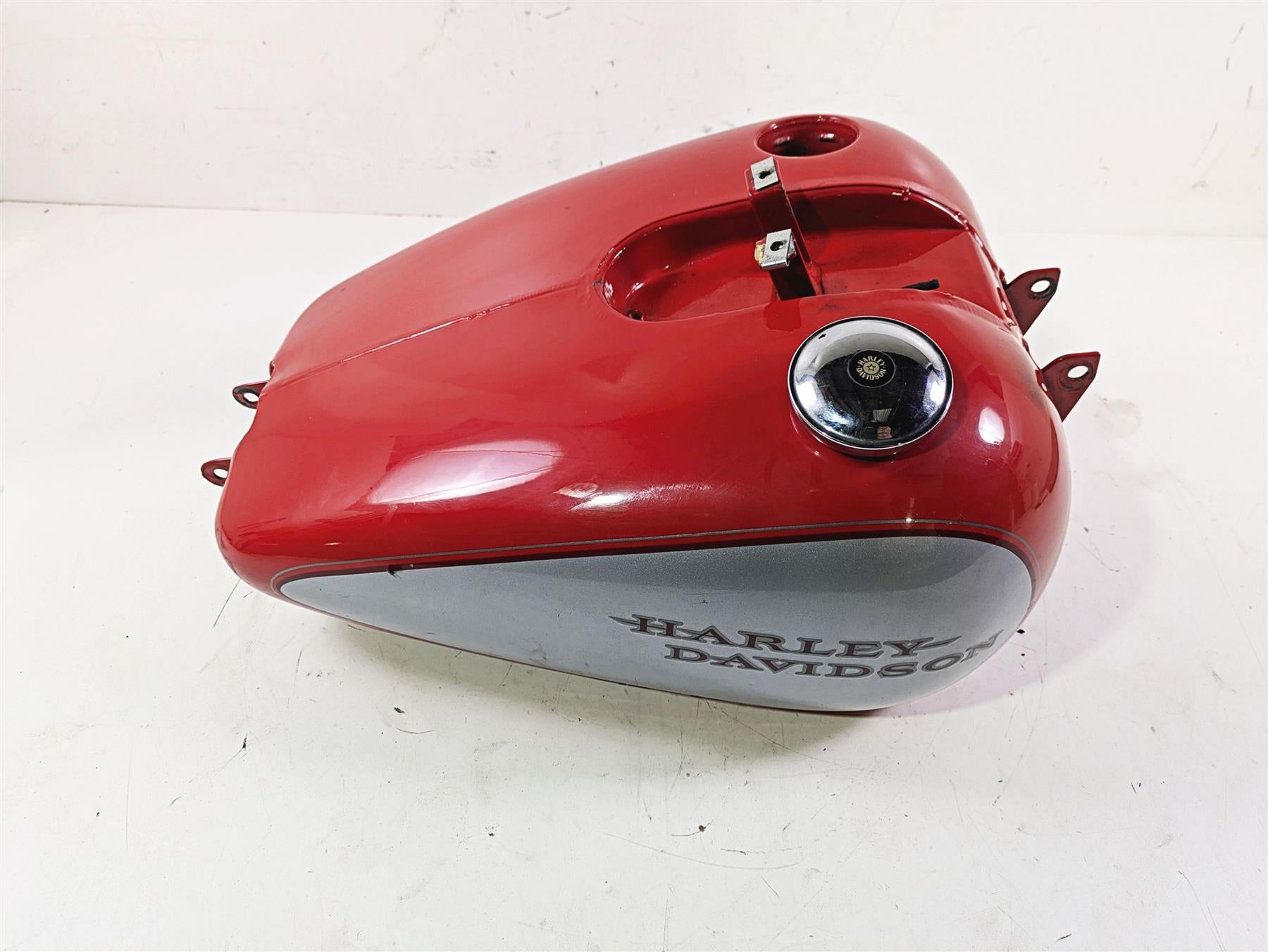 2002 Harley Dyna FXDL Low Rider Fuel Gas Petrol Tank & Petcock - Read 61054-96 {{ shop.shopifyCountryName }} - Mototech271