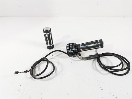 2012 Harley FLD Dyna Switchback Right Control Switch & Blinker 72948-12 {{ shop.shopifyCountryName }} - Mototech271