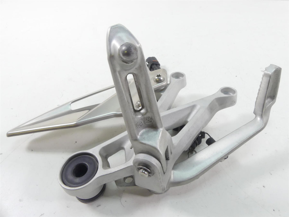 2018 Triumph Street Triple 765RS Right Rider Footpeg & Brake Pedal T2081464 {{ shop.shopifyCountryName }} - Mototech271