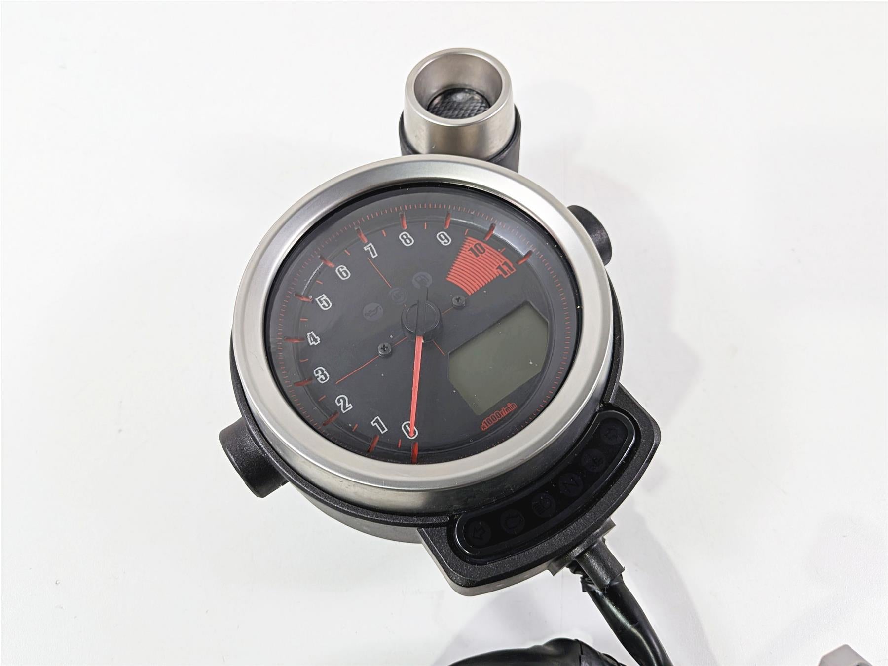 2009 Yamaha VMX17 V-Max 1700 Tachometer Tacho Gauge Instrument 2S3-83580-00-00-Mototech271