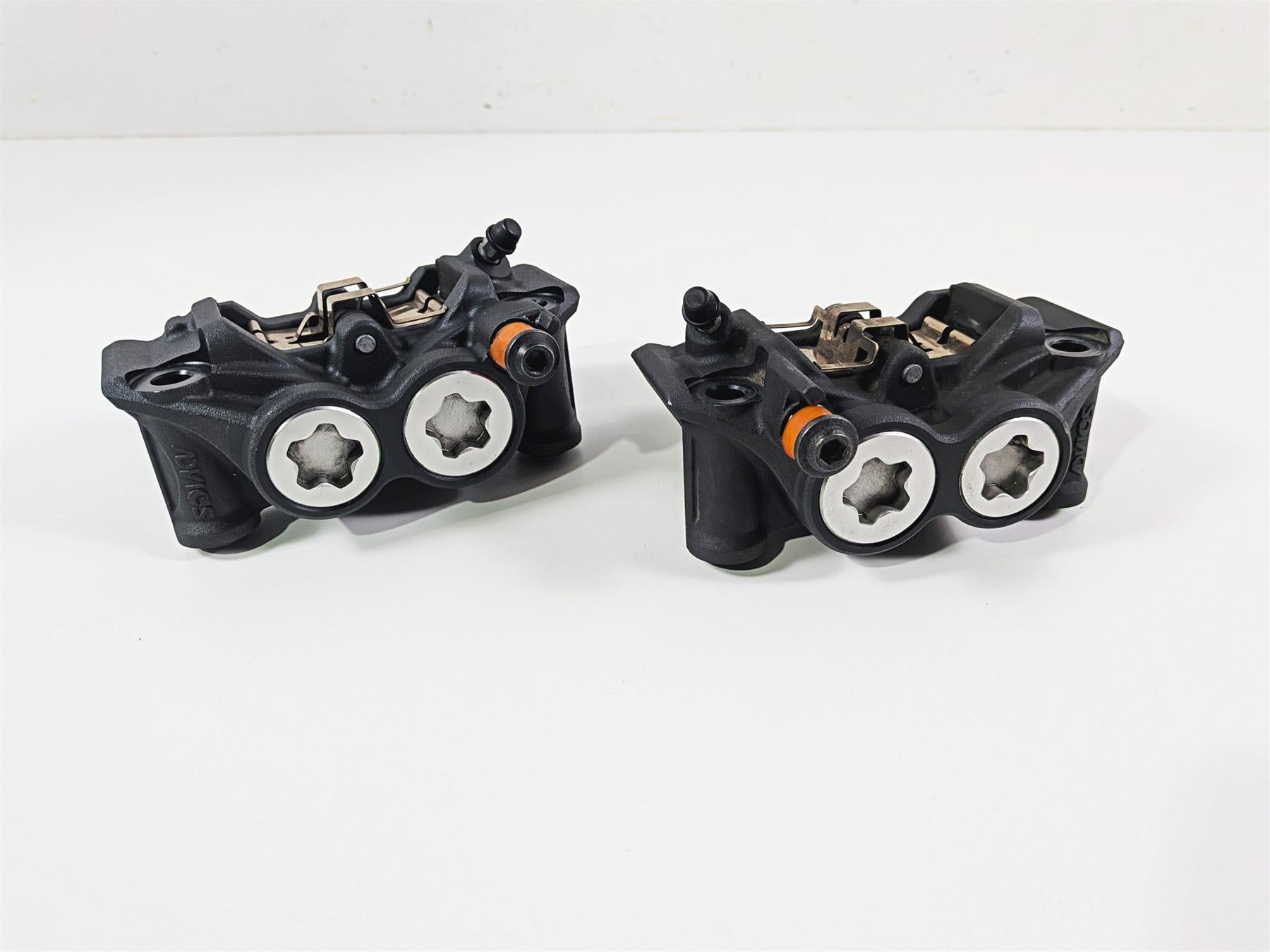 2023 Yamaha MT10 MTN1000 Front Brake Caliper Set Nissin 108mm L B67-2580T-00-00 {{ shop.shopifyCountryName }} - Mototech271