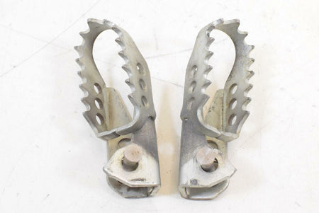 2009 BMW R1200 GS K255 Adv Front Rider Driver Footpeg Set 46717694557 {{ shop.shopifyCountryName }} - Mototech271
