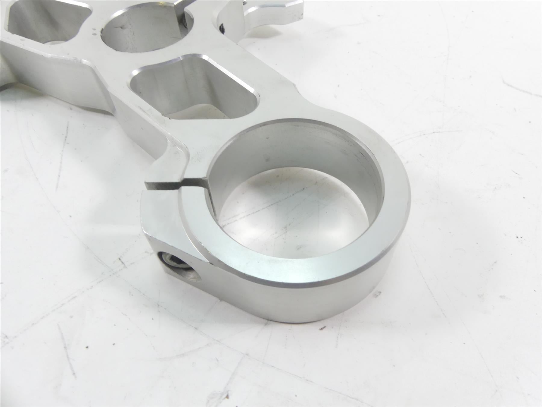 2006 Ducati 999 Biposto Upper Triple Tree Steering Clamp 34110351A {{ shop.shopifyCountryName }} - Mototech271