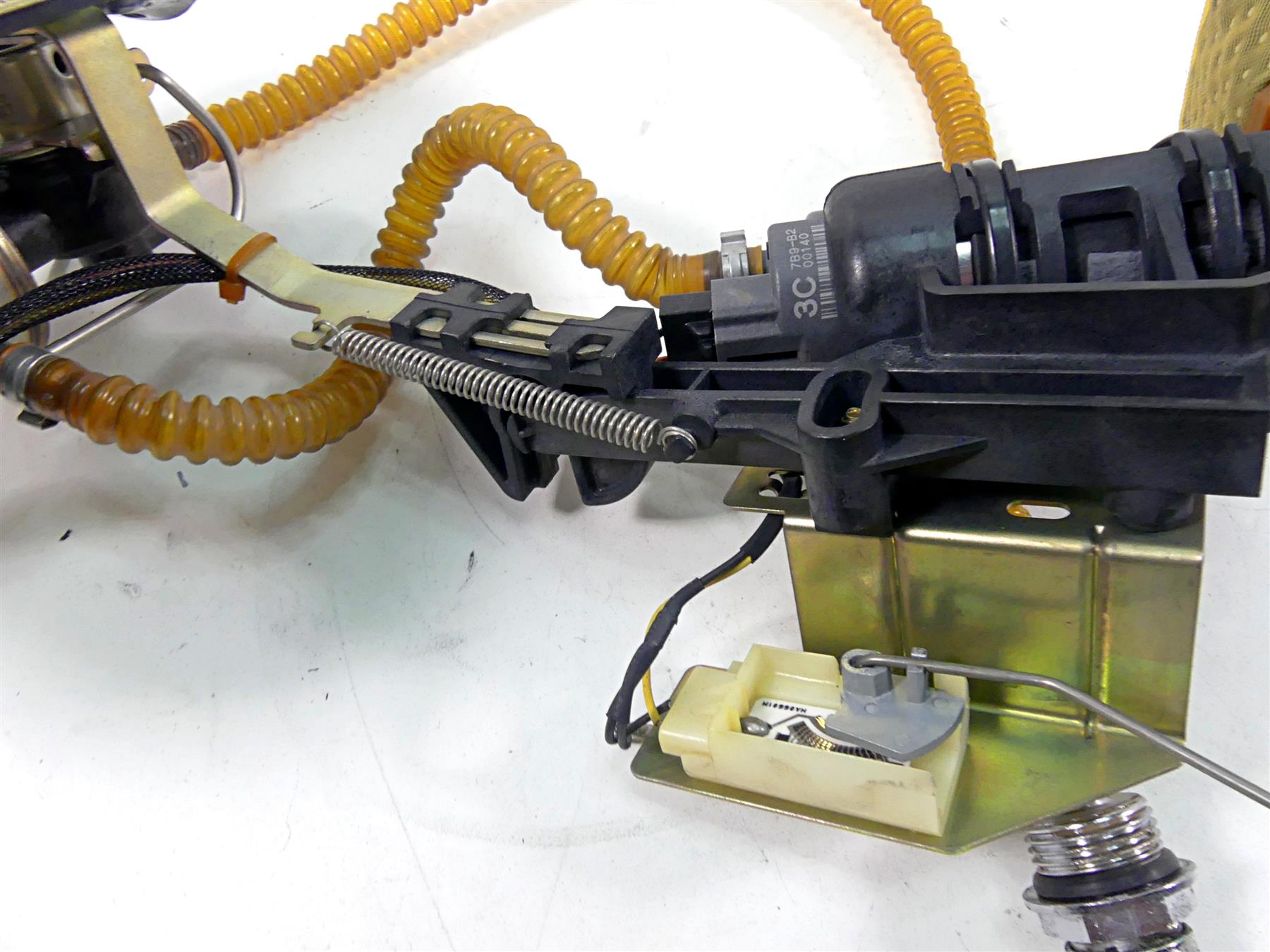 2007 Harley Touring FLHRSE CVO Road King Fuel Gas Petrol Pump 75127-06 {{ shop.shopifyCountryName }} - Mototech271
