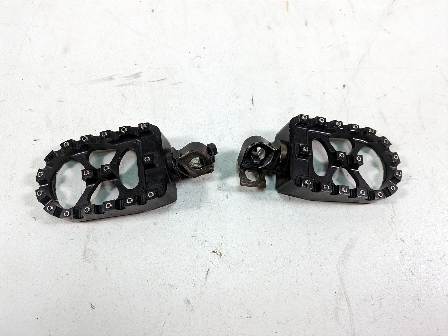 2015 Harley FXDL Dyna Low Rider Aftermarket Grip Stunt Footpeg Foot Peg Set {{ shop.shopifyCountryName }} - Mototech271