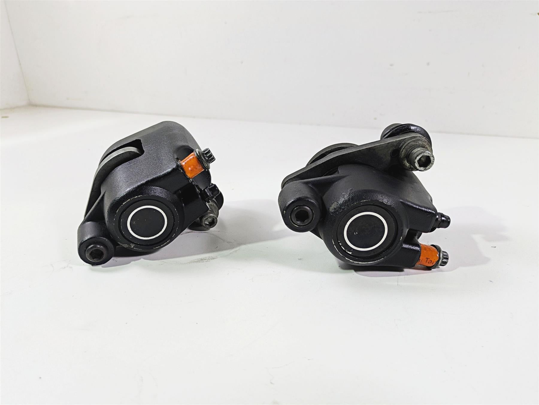 1999 Harley Dyna FXDL Low Rider Front Brake Caliper Set 44023-83C 44046-84C