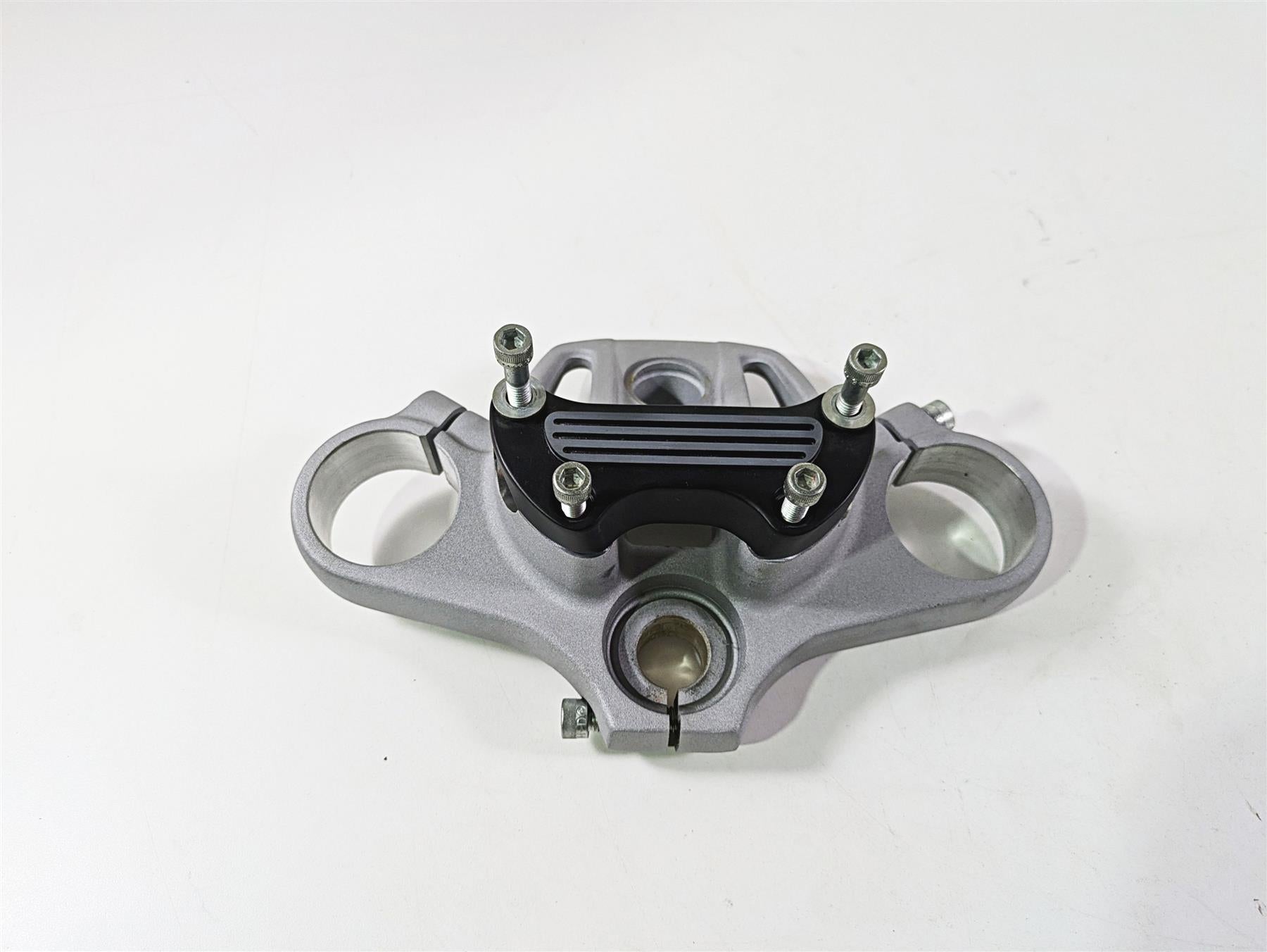 2009 Harley XR1200 Sportster Upper Triple Tree Steering Clamp 55mm 46028-08 {{ shop.shopifyCountryName }} - Mototech271