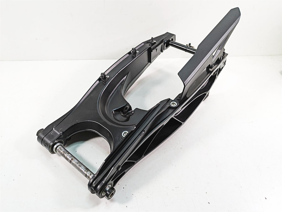 2018 KTM 1090 Adventure R Swingarm Swing Arm + Axle 6070403004433 60303298000 {{ shop.shopifyCountryName }} - Mototech271