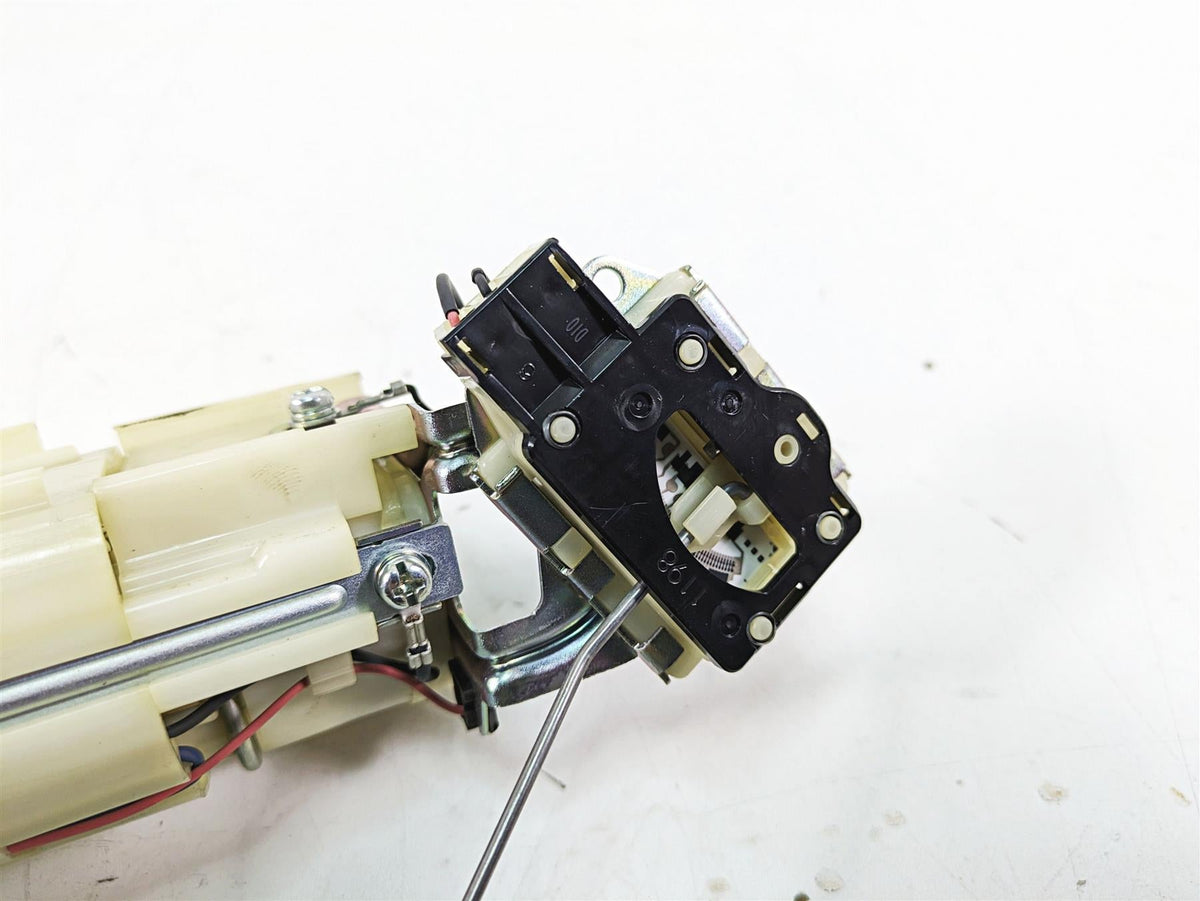 2009 Suzuki GSXR750 K9 Fuel Gas Petrol Pump - Tested 15100-37H00 15100-37H01 {{ shop.shopifyCountryName }} - Mototech271