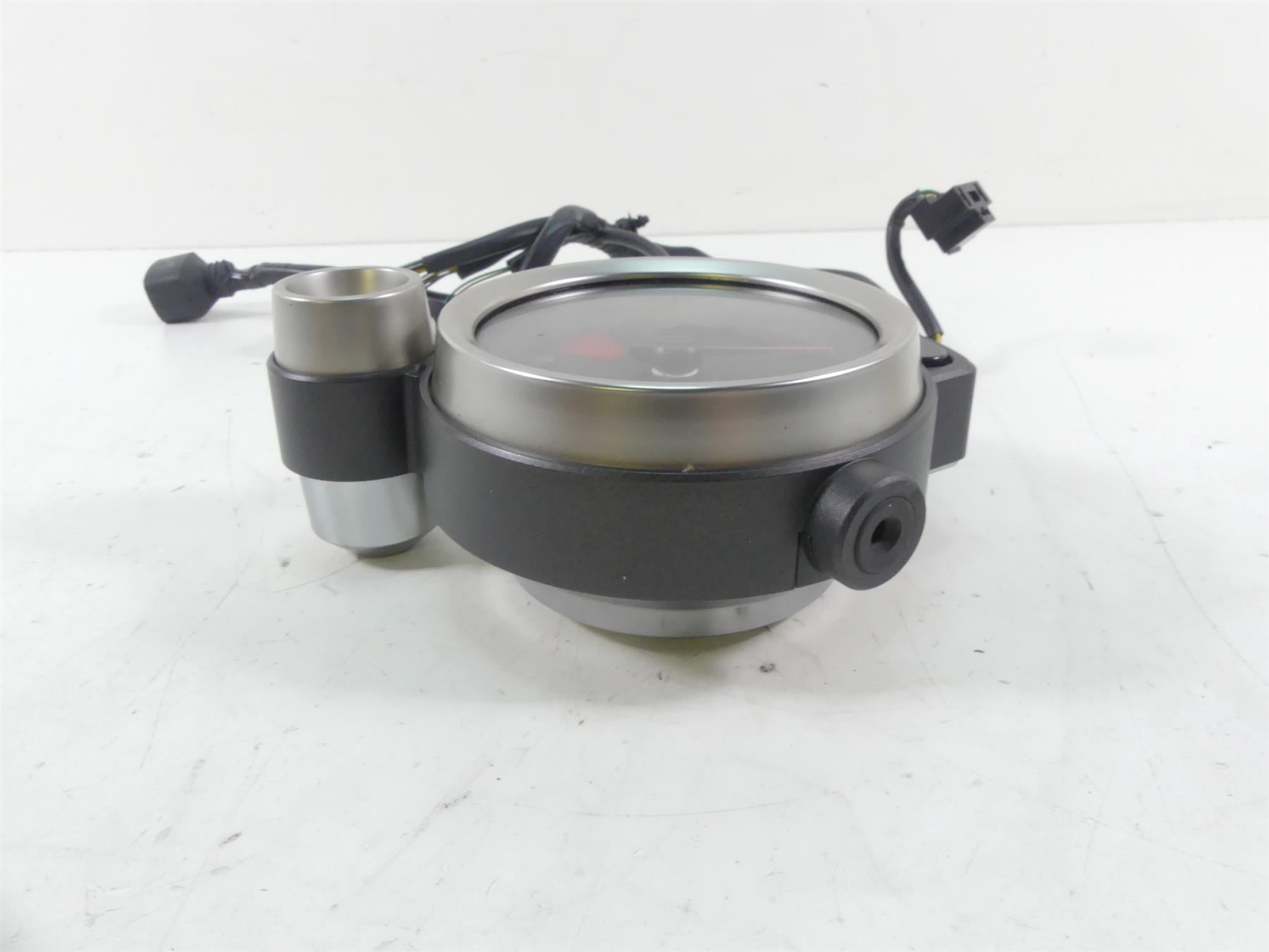 2013 Yamaha VMX17 V-Max 1700 Tachometer Gauge Indicator Lights Set 2S3-83579-00 {{ shop.shopifyCountryName }} - Mototech271