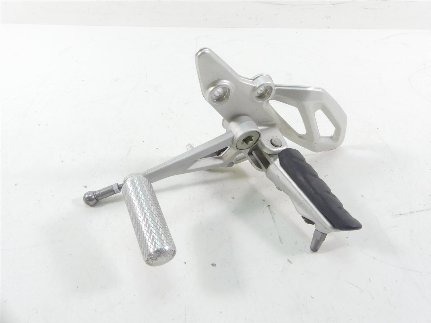 2016 BMW R1200RS K54  Left Front Driver Rider Footpeg Set & Shifter 46718540796 | Mototech271