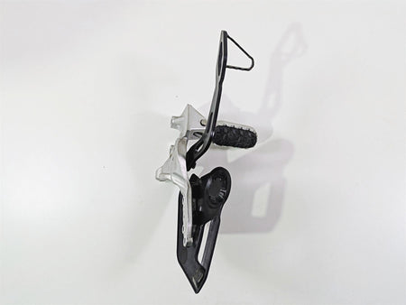 2024 Triumph Tiger 900 GT Right Front Footpeg & Brake Pedal T2082358 T2021653 {{ shop.shopifyCountryName }} - Mototech271