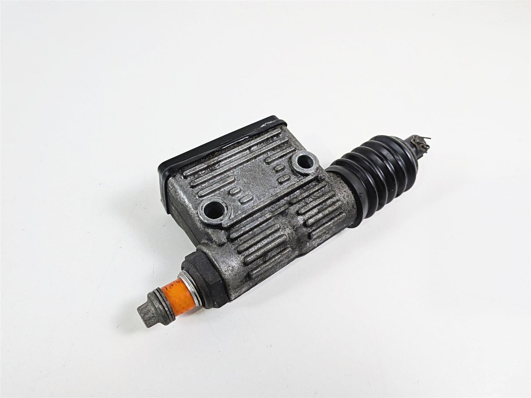 1996 Harley FLSTC Softail Heritage Rear Brake Master Cylinder 42468-87E {{ shop.shopifyCountryName }} - Mototech271