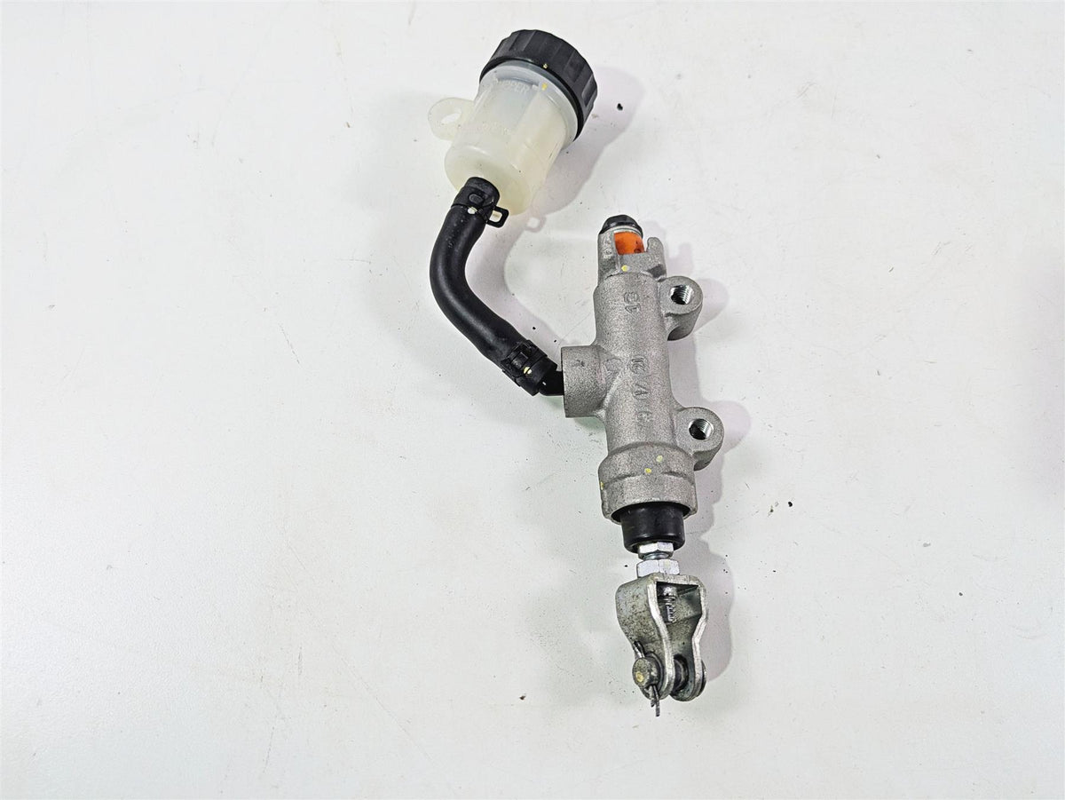 2020 Kawasaki Z900 ZR900 Rear Brake Master Cylinder 1/2" 43015-0650 {{ shop.shopifyCountryName }} - Mototech271