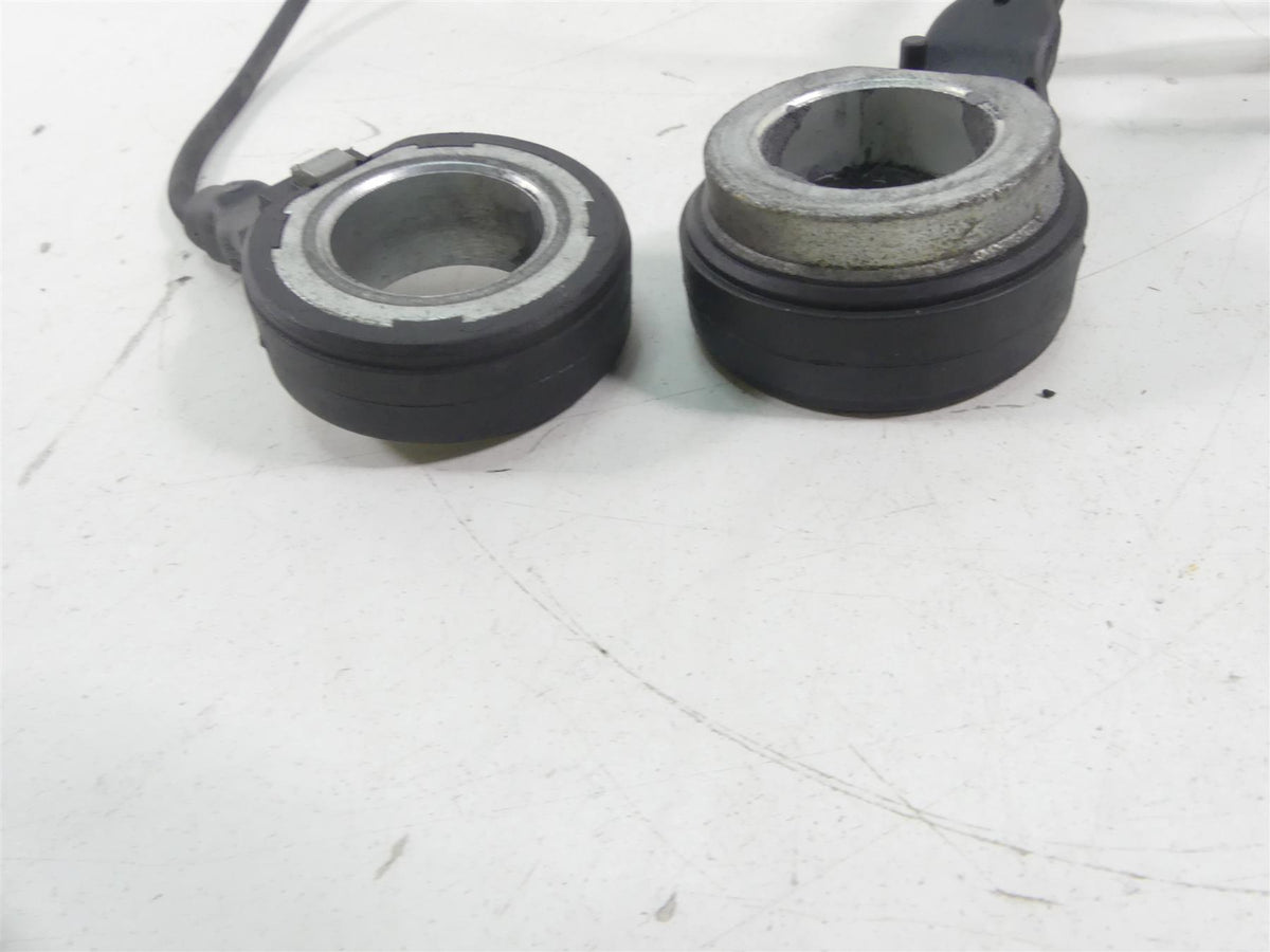 2017 Harley Touring FLHTKL Electra Glide Abs Wheel Speed Sensor Set 32700015 {{ shop.shopifyCountryName }} - Mototech271