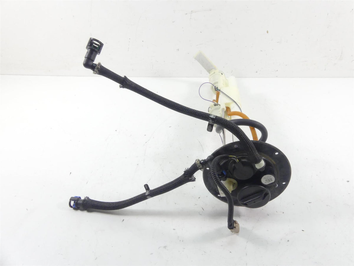2012 Harley VRSCF Muscle Rod Fuel Gas Petrol Pump - Tested 75310-07 {{ shop.shopifyCountryName }} - Mototech271