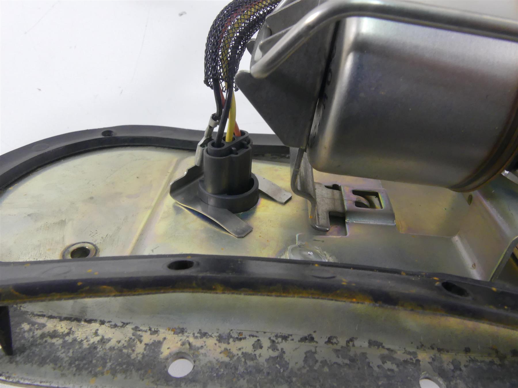 2005 Harley Touring FLHRSI Road King Fuel Gas Pump - Tested - Read 75227-04A {{ shop.shopifyCountryName }} - Mototech271