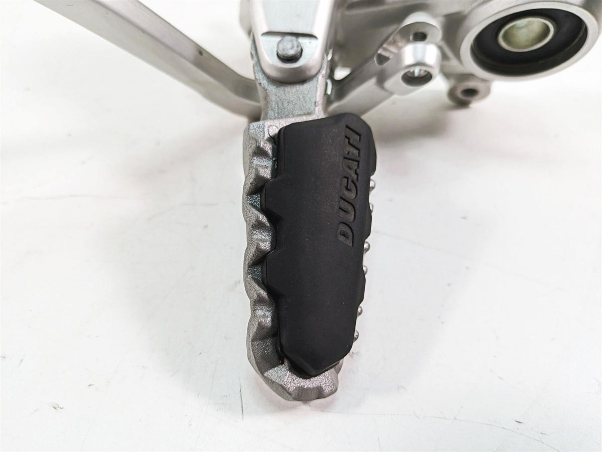 2020 Ducati Hypermotard 950 SP Left Foot Peg Mount & Shifter Set 82413571A {{ shop.shopifyCountryName }} - Mototech271
