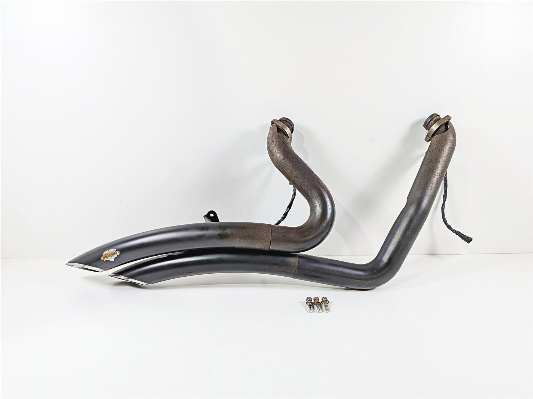 2011 Harley FXDF Dyna Fat Bob Vance Hines Big Radius 2-2 Exhaust System 46071 {{ shop.shopifyCountryName }} - Mototech271